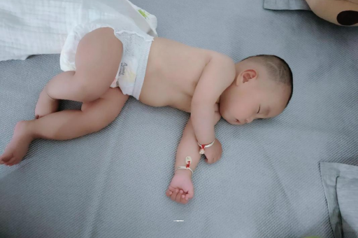 邹城几个月宝宝会抬头